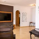 Penthouse Of Ocean Views דירה