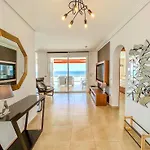 Penthouse Of Ocean Views דירה *